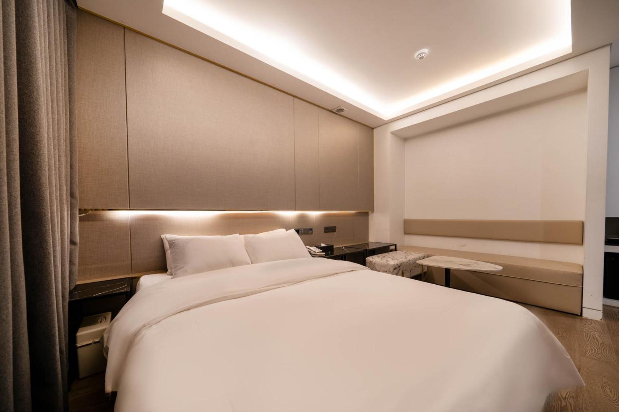 Amare Jongno Hotel 2*