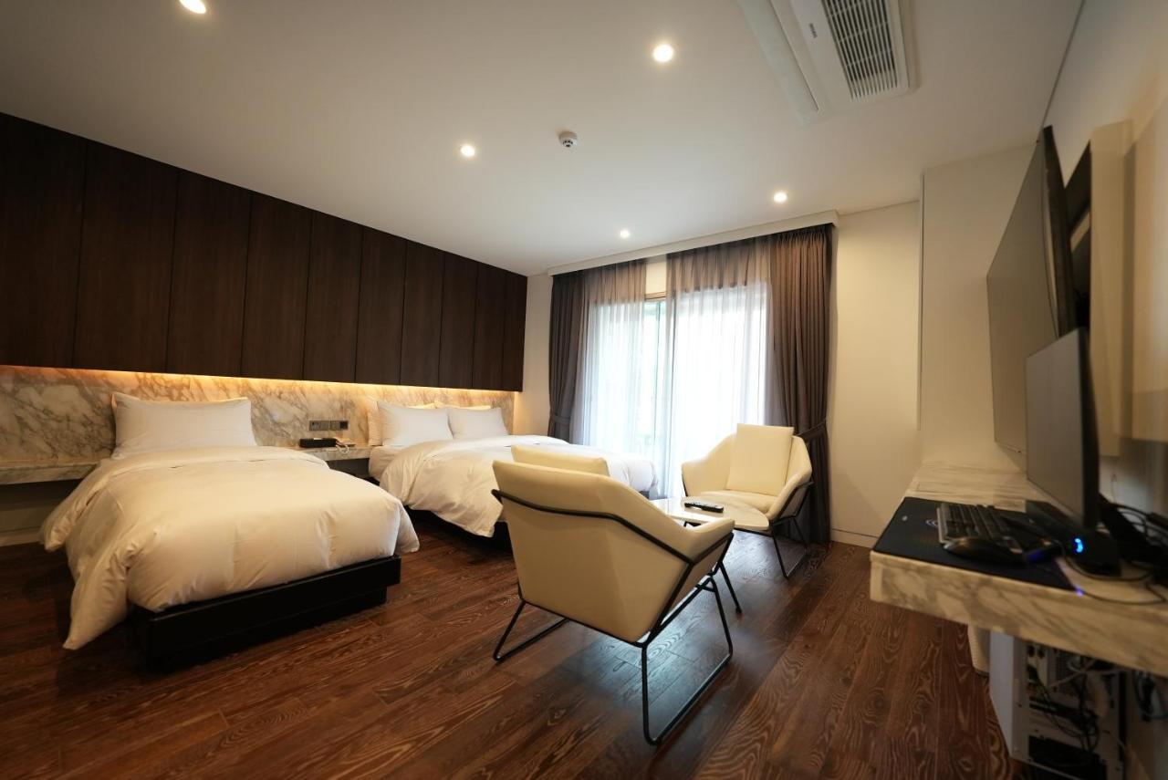 Amare Jongno Hotel