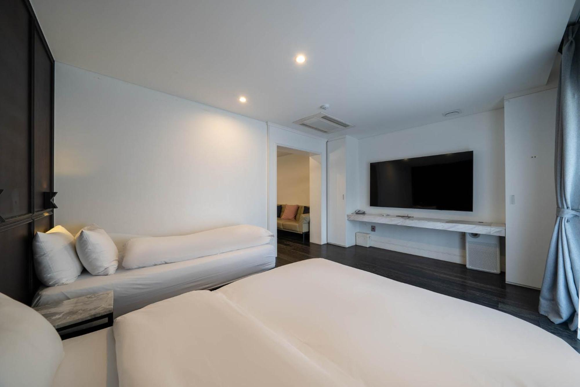 Amare Jongno Hotel 2*