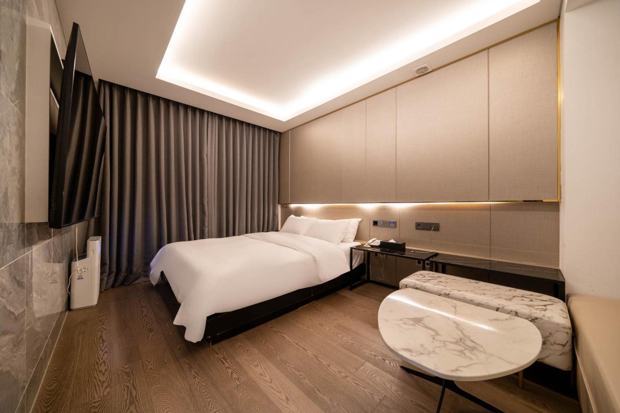 Amare Jongno Hotel 2*